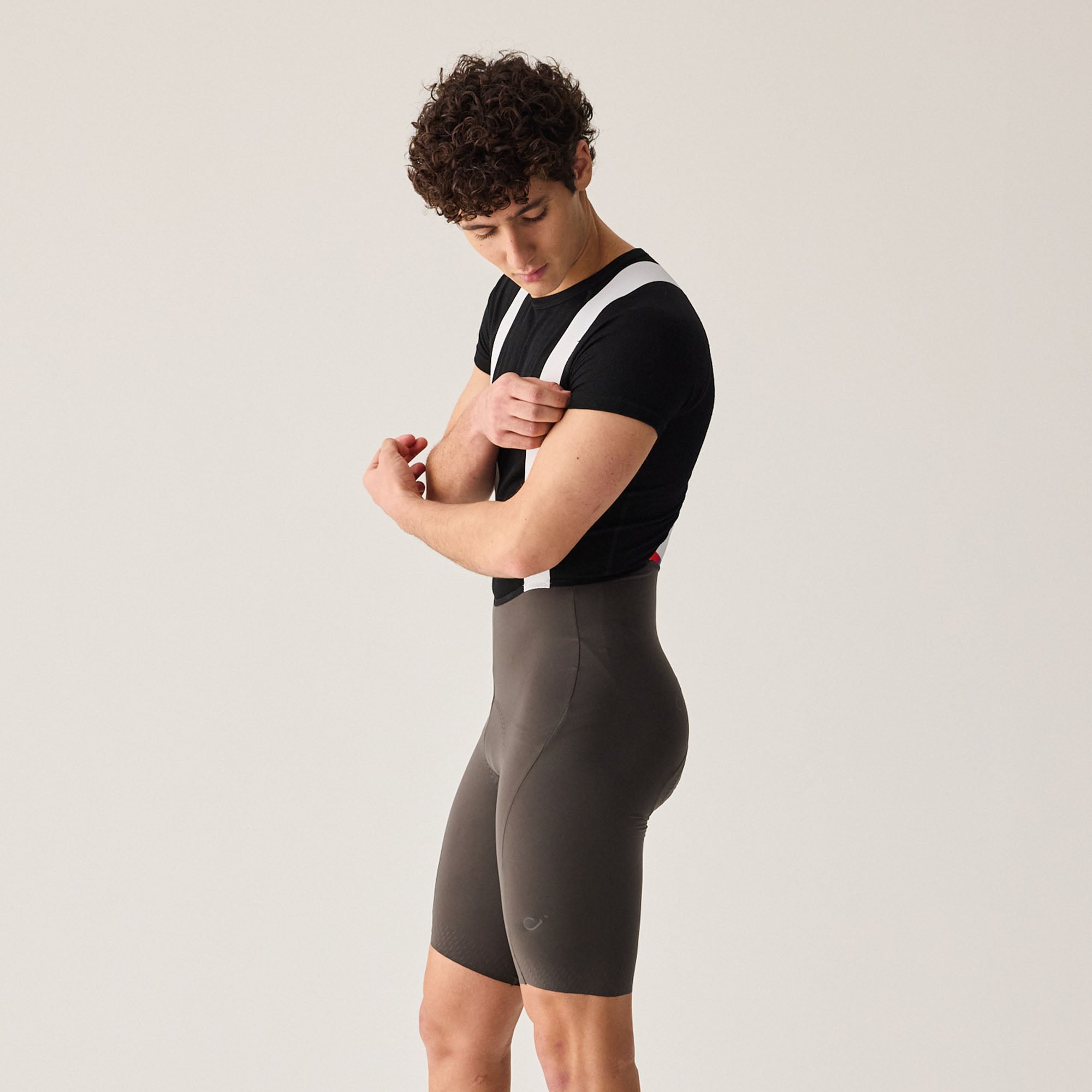 0004_mens-luxe-bib-short-dark-